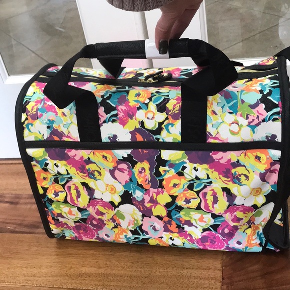 🆕 Betsey Johnson Weekender w Crossbody Strap - Picture 5 of 8